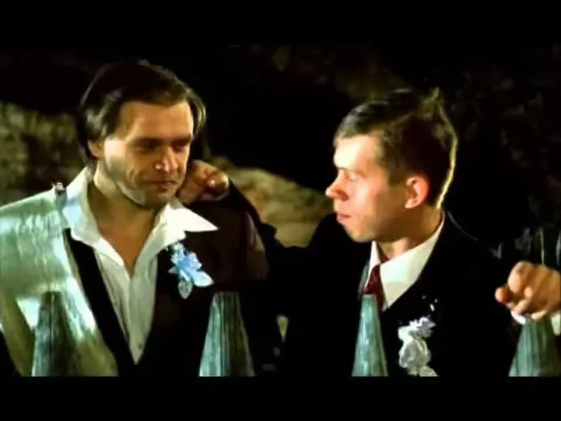 [muzmo.ru] Ляпис Трубецкой - вам сегодня гости горько за столом кричать, И жених твой, о счастливчик, будет тебя целовать. Не залить моей печали ни шампанским, ни вином, Я хочу, ч [muzmo.ru]