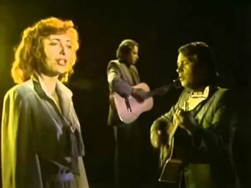 Трио "Меридиан" - 2003 - "Предчуствие любви" - 19 Над пашней сумерки не резки М.Таривердиев - А.Вознесенский